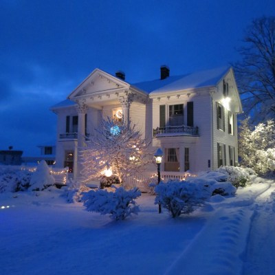 A snowy Rosemont Inn in Montrose, Pennsylvania.