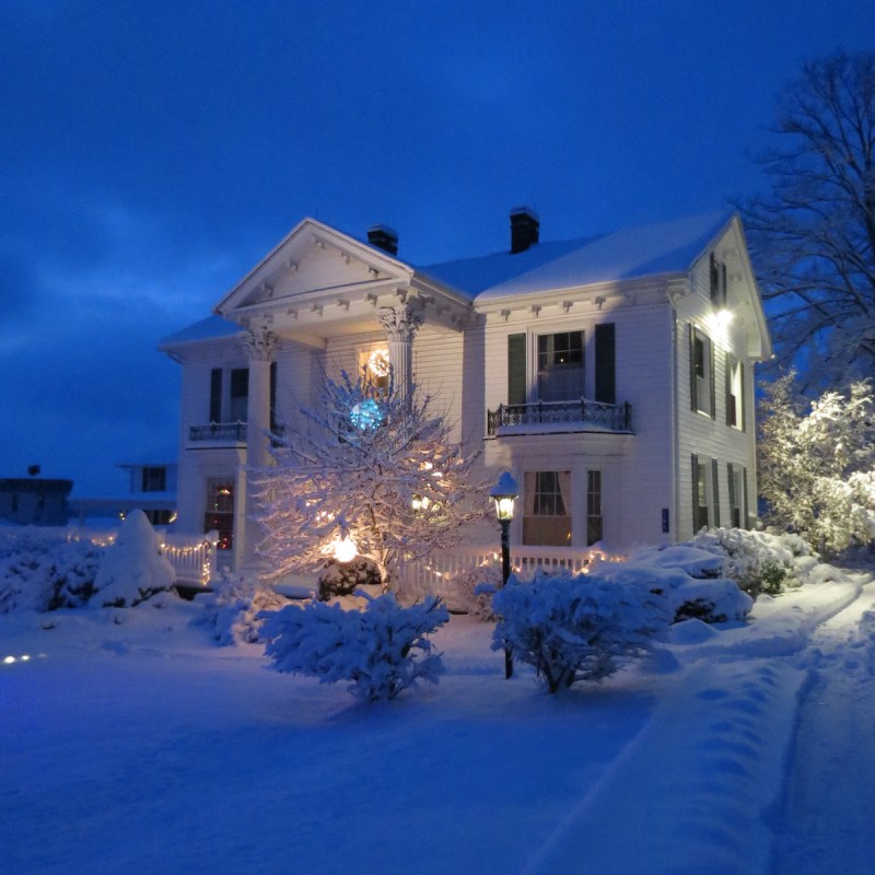 A snowy Rosemont Inn in Montrose, Pennsylvania.