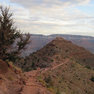 A hike in the South Rim.