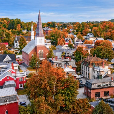 Fall foliage in the quaint town of Montpelier, Vermont.
