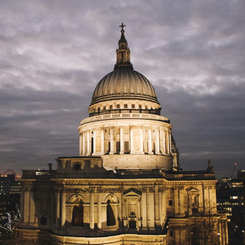 St. Paul's Cathedral in London illuminated at night.