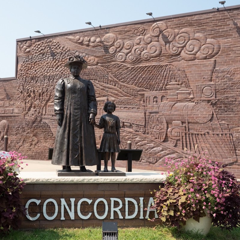 Statue Of Anna Laura Hill And Orphan Train Rider, Concordia.