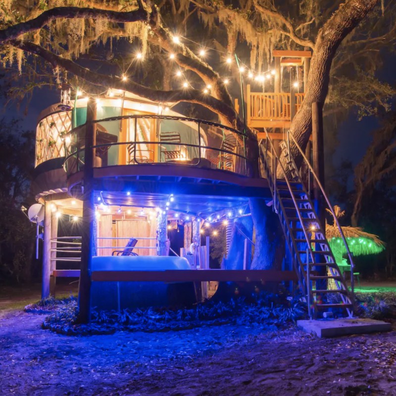 The amazing treehouse Airbnb in Florida.