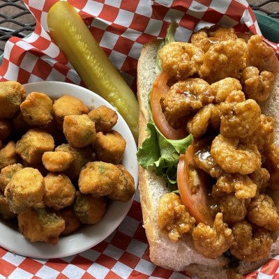 Shrimp po' boy platter.