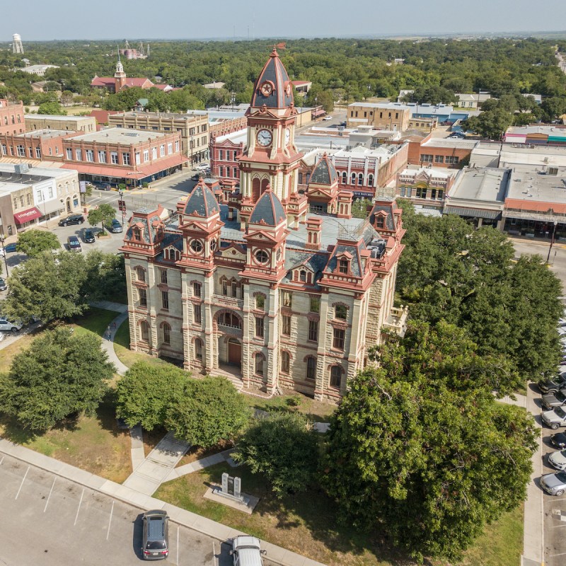 An aerial view of Lockhart's courthouse.