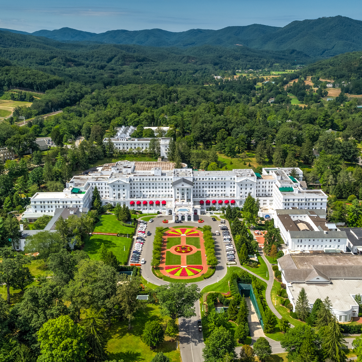 8 Reasons The Greenbrier Resort Is Perfect For A Multigenerational Trip TravelAwaits