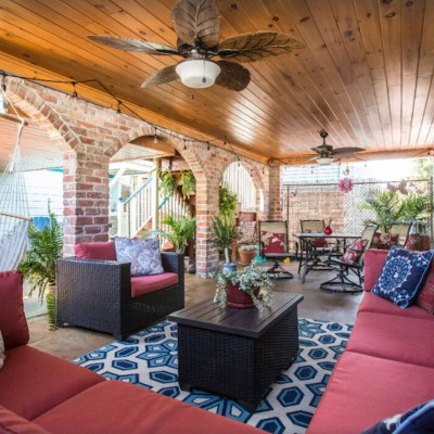 Outdoor patio at New Orleans vacation rental