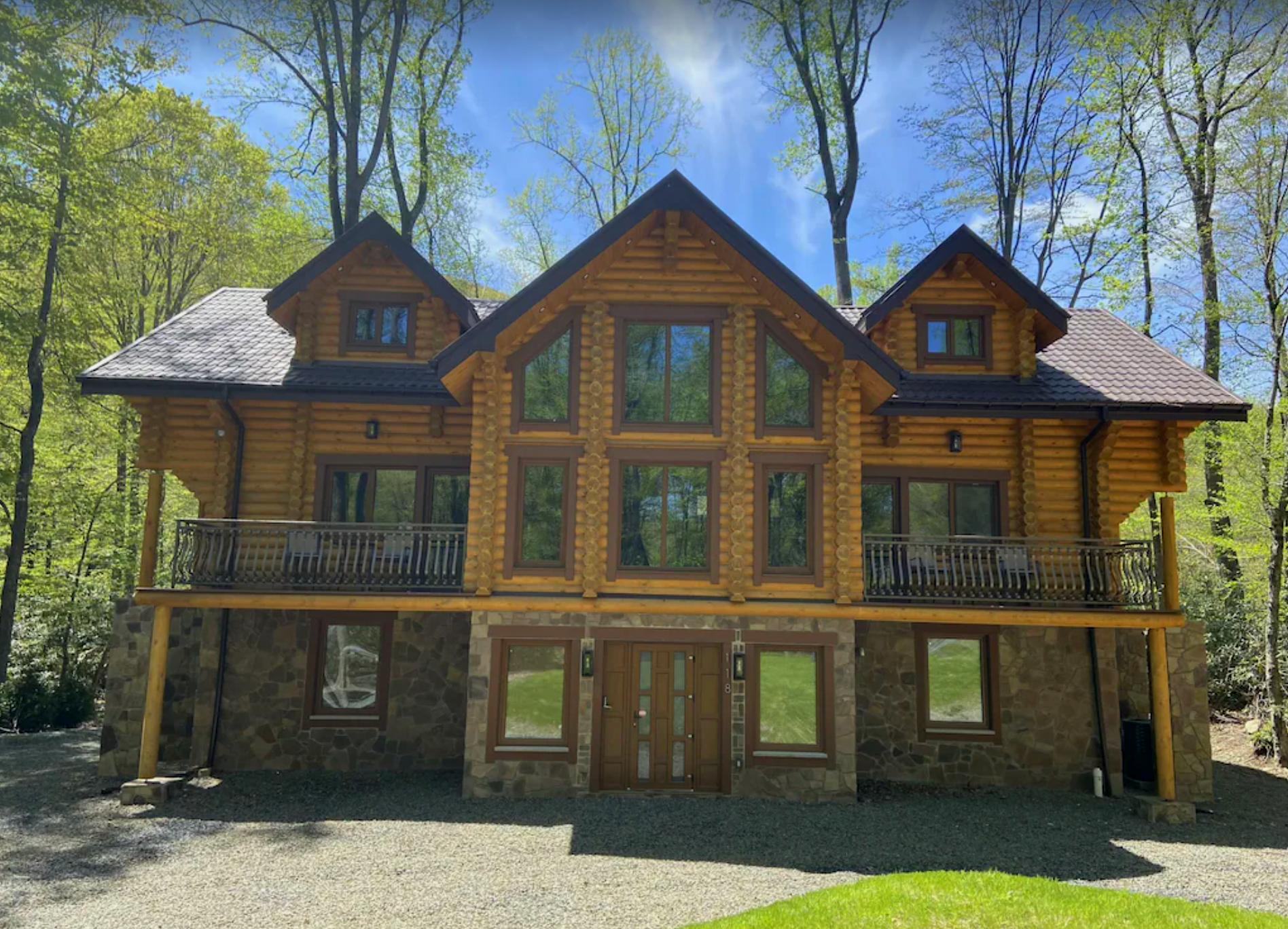 Front of Poconos vacation home rental