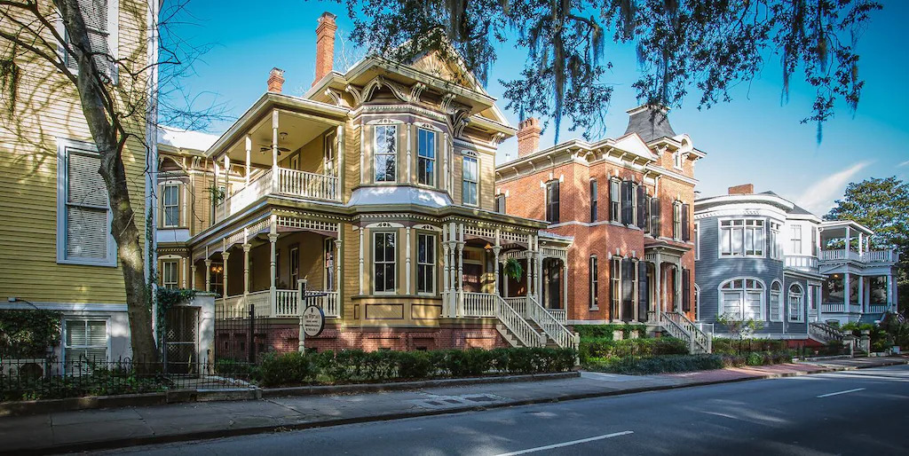 exterior of Victorian mansion On Forsyth Park in Savannah
