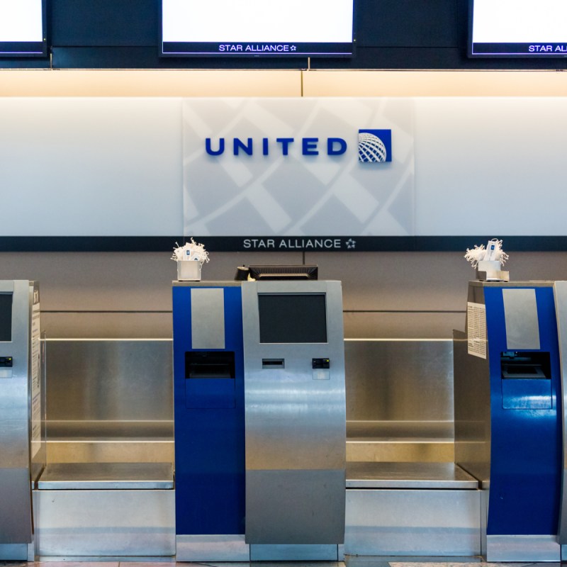 United Airlines station.
