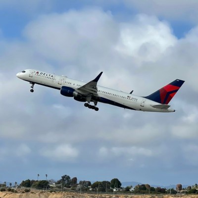 Delta Jet departing from LAX