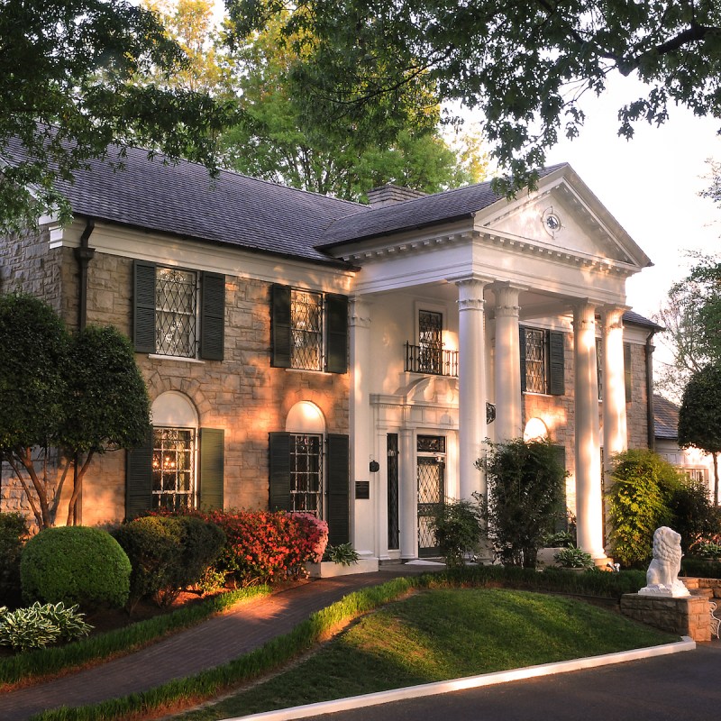 Graceland Mansion in Memphis, Tennessee.