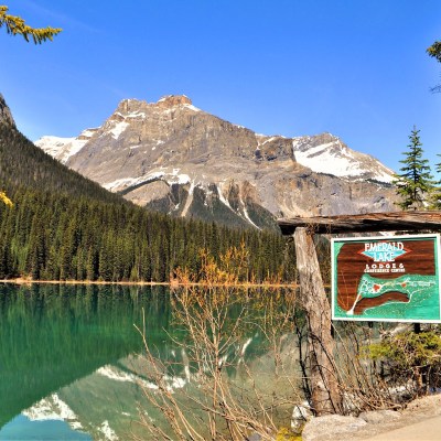 Emerald Lake at the Yoho National Park