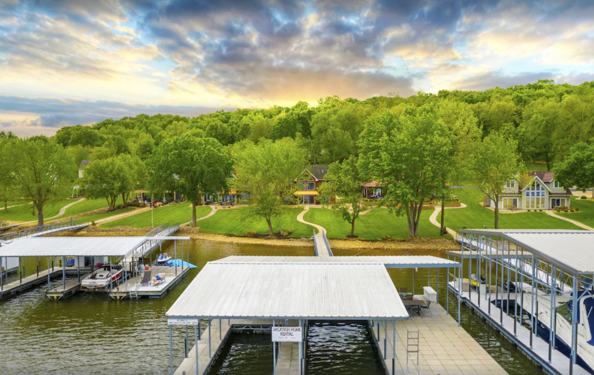 10 Lake Of The Ozarks Vrbo Rentals On The Water TravelAwaits