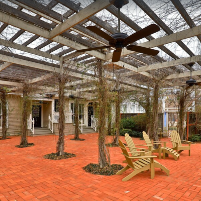 Beautiful patio of Hattie's House Bed and Breakfast