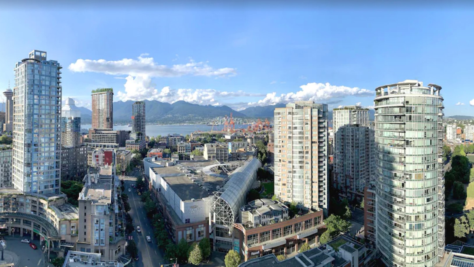 View of Vancouver from Gorgeous Glass Box Up In The Sky Vrbo rental