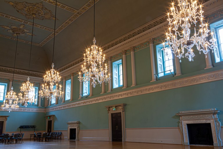 9-iconic-film-and-tv-locations-to-visit-in-the-uk-travelawaits
