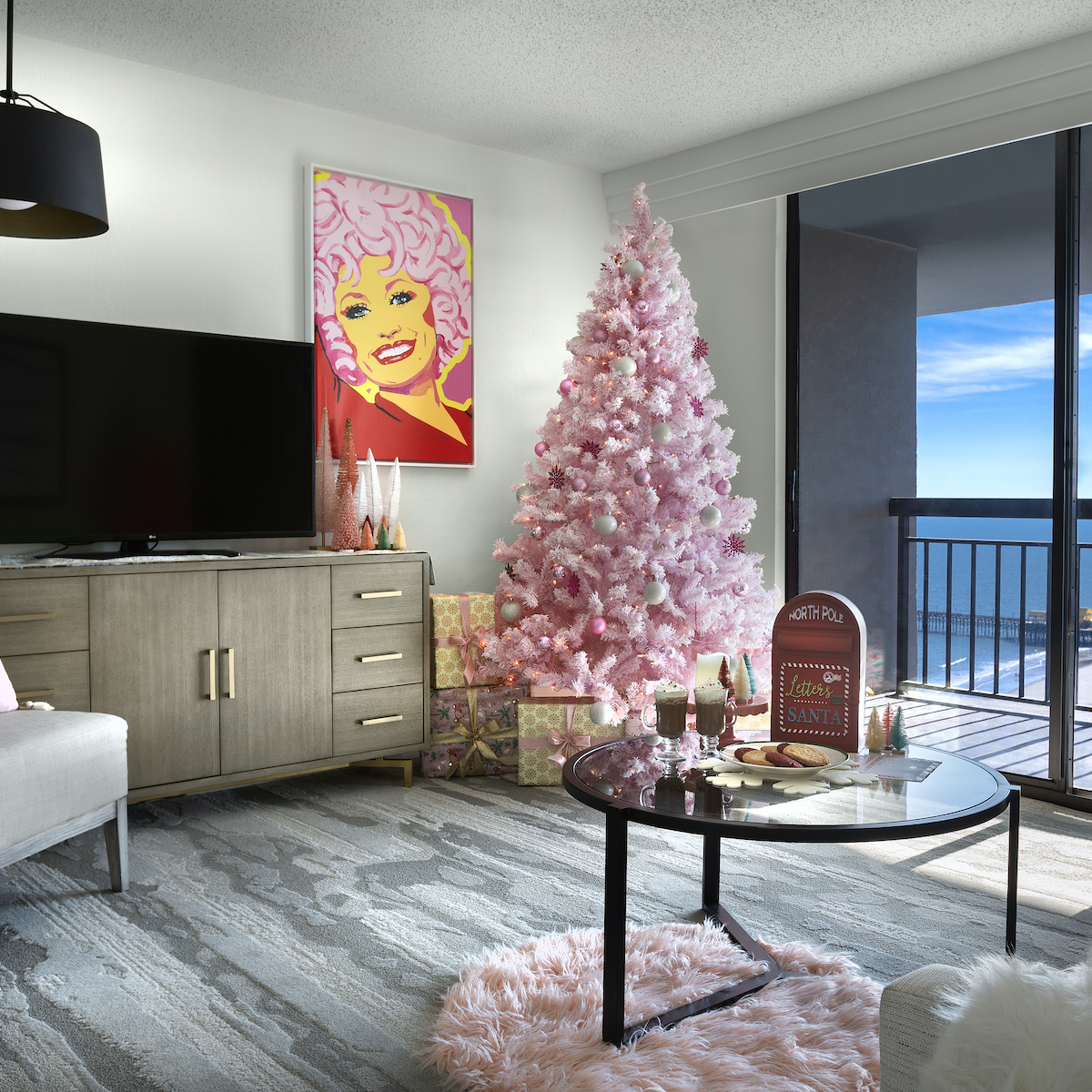 This Myrtle Beach Resort Is Offering Dolly PartonThemed Suites And