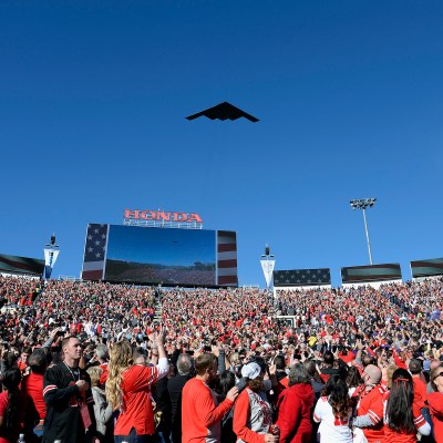 U.S. Air Force B-2 Stealth bomber Rose Bowl flyover in 2019