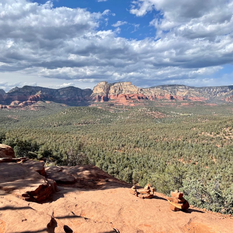 red rocks of Sedona from the top of Devil’s Bridge Trail