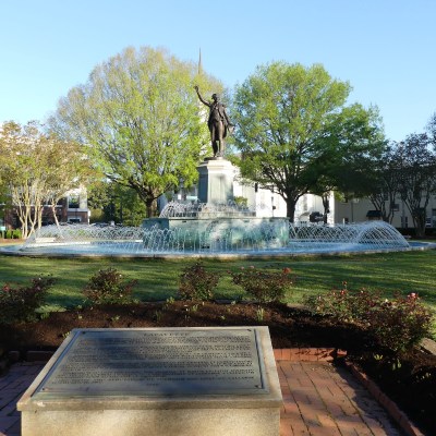 Marquis de Lafayette statue and fountain
