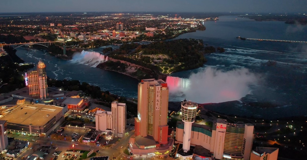 7 Best Hotels In Niagara Falls With A View Of The Falls | TravelAwaits