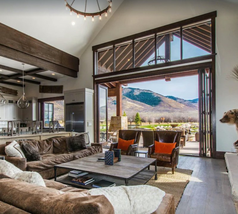 Spacious living room interior of Twilight Moon Ranch, a Vrbo in Utah