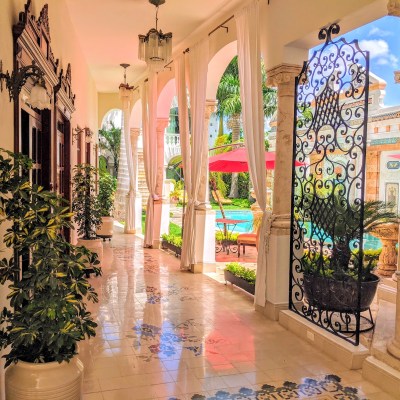 Lobby and pool at El Palacito Secreto in Mérida, Mexico