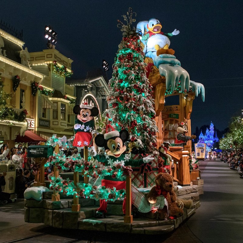 "A Christmas Fantasy" Parade at Disneyland