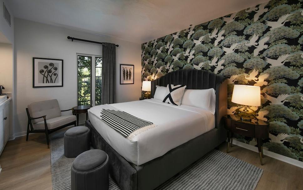 Colony Palms Hotel