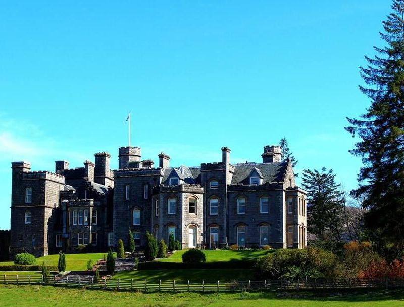 best castle hotels in scotland featured image