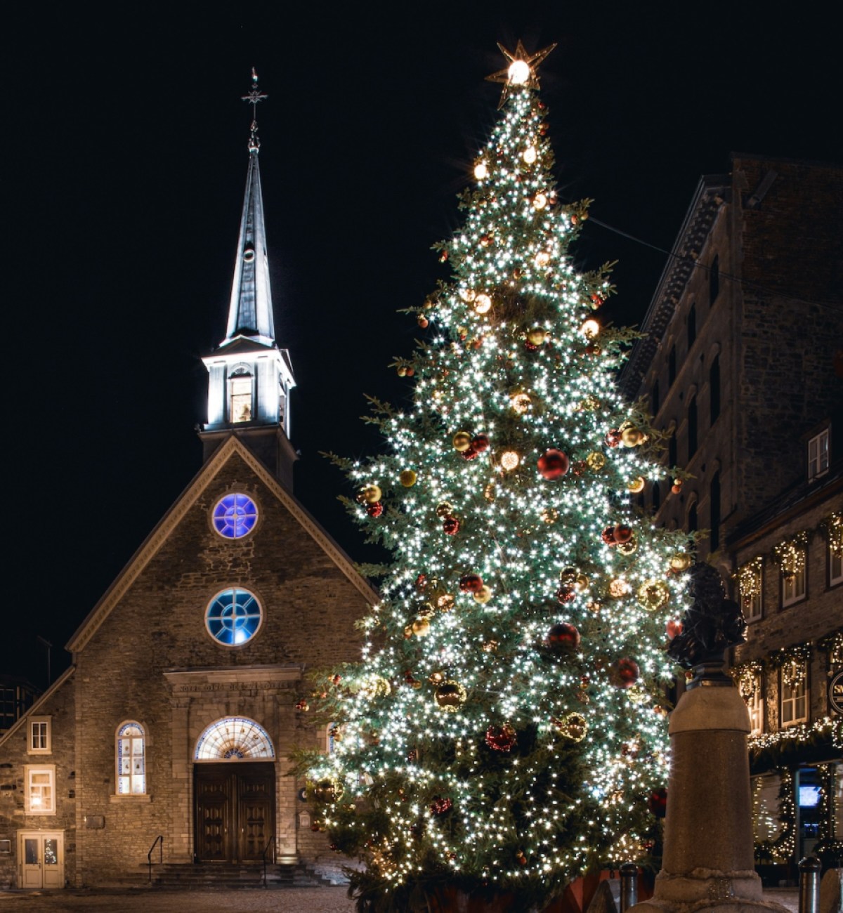 Christmas tree lit up in Old Quebec