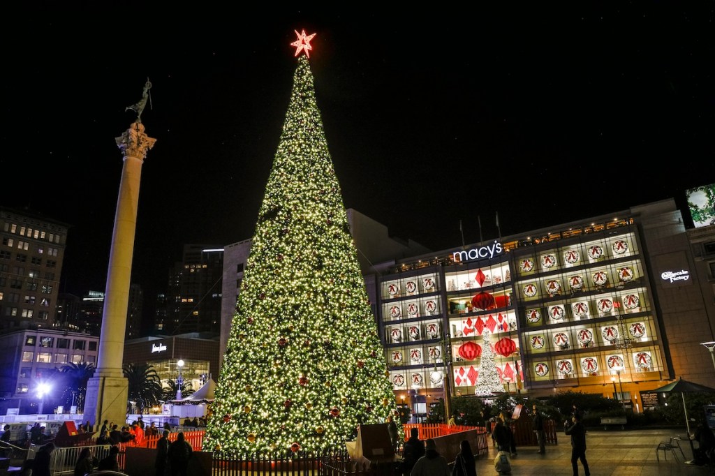 Union Square Christmas tree in San Francisco