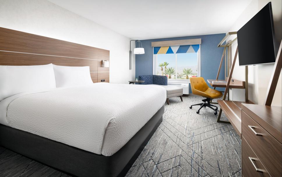 Holiday Inn Express & Suites Las Vegas