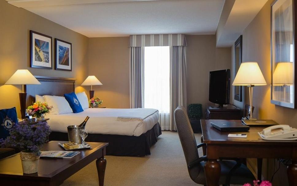 Salem Waterfront Hotel
