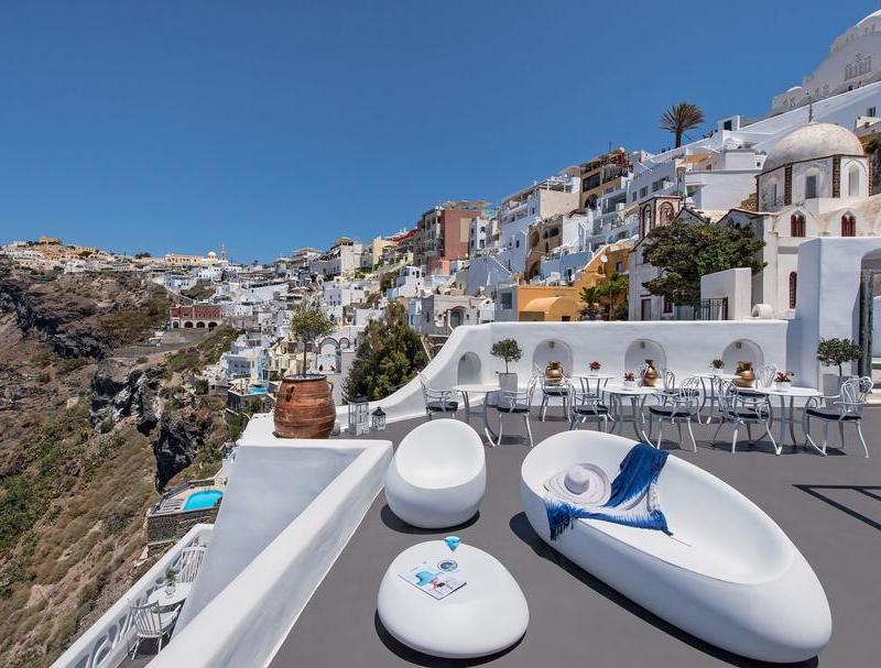 best hotels in santorini with private pool featured image