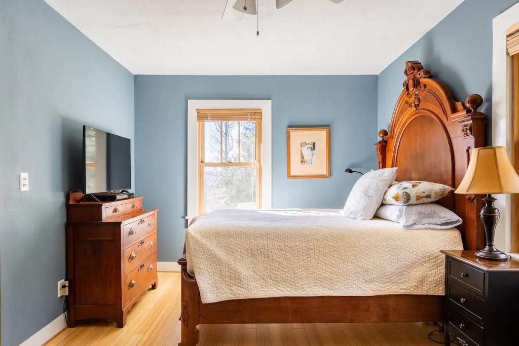 Lucky W Cottage