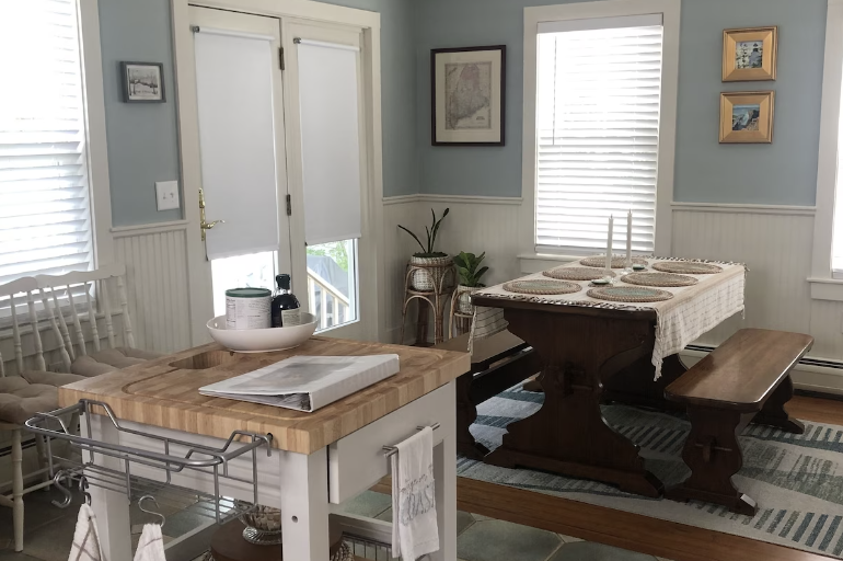 Dining room in the Salt Cottages