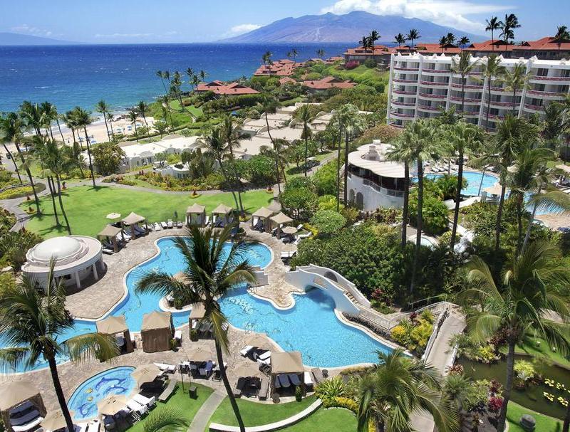 best hotels on maui for families featured image