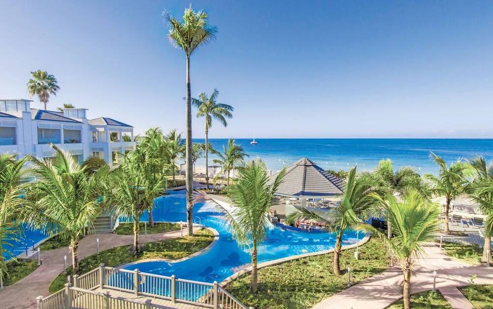 Pool view of Azul Beach Resort Negril