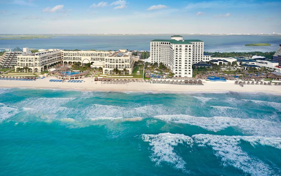 Building view of JW Marriott Cancun Resort & Spa