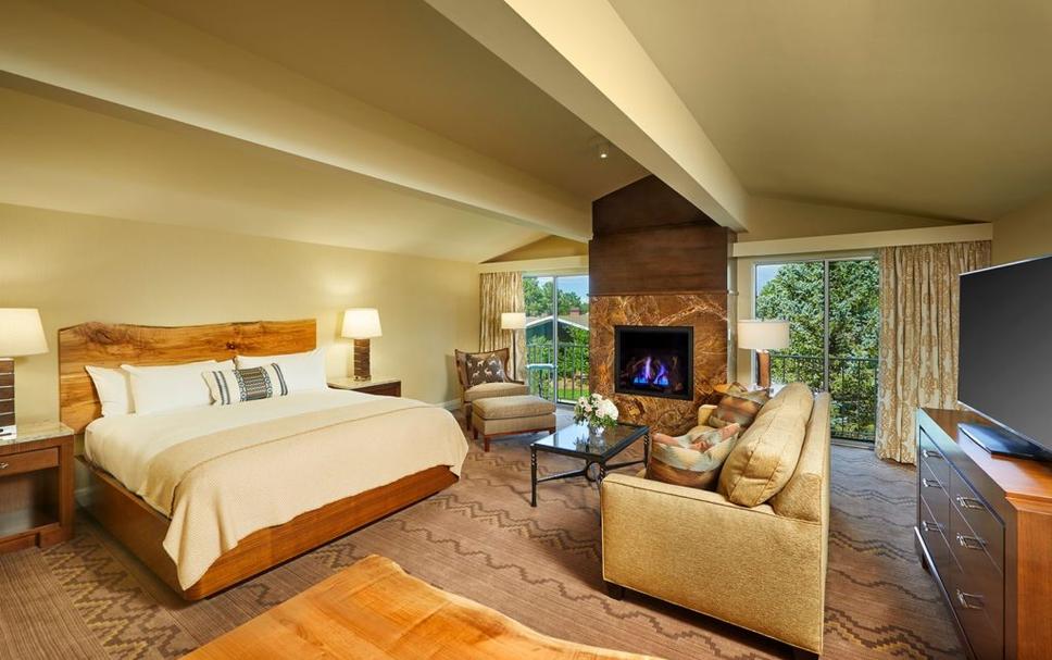 Bedroom view of Little America Hotel Flagstaff