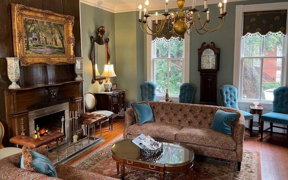 Living room view of Eliza Thompson House