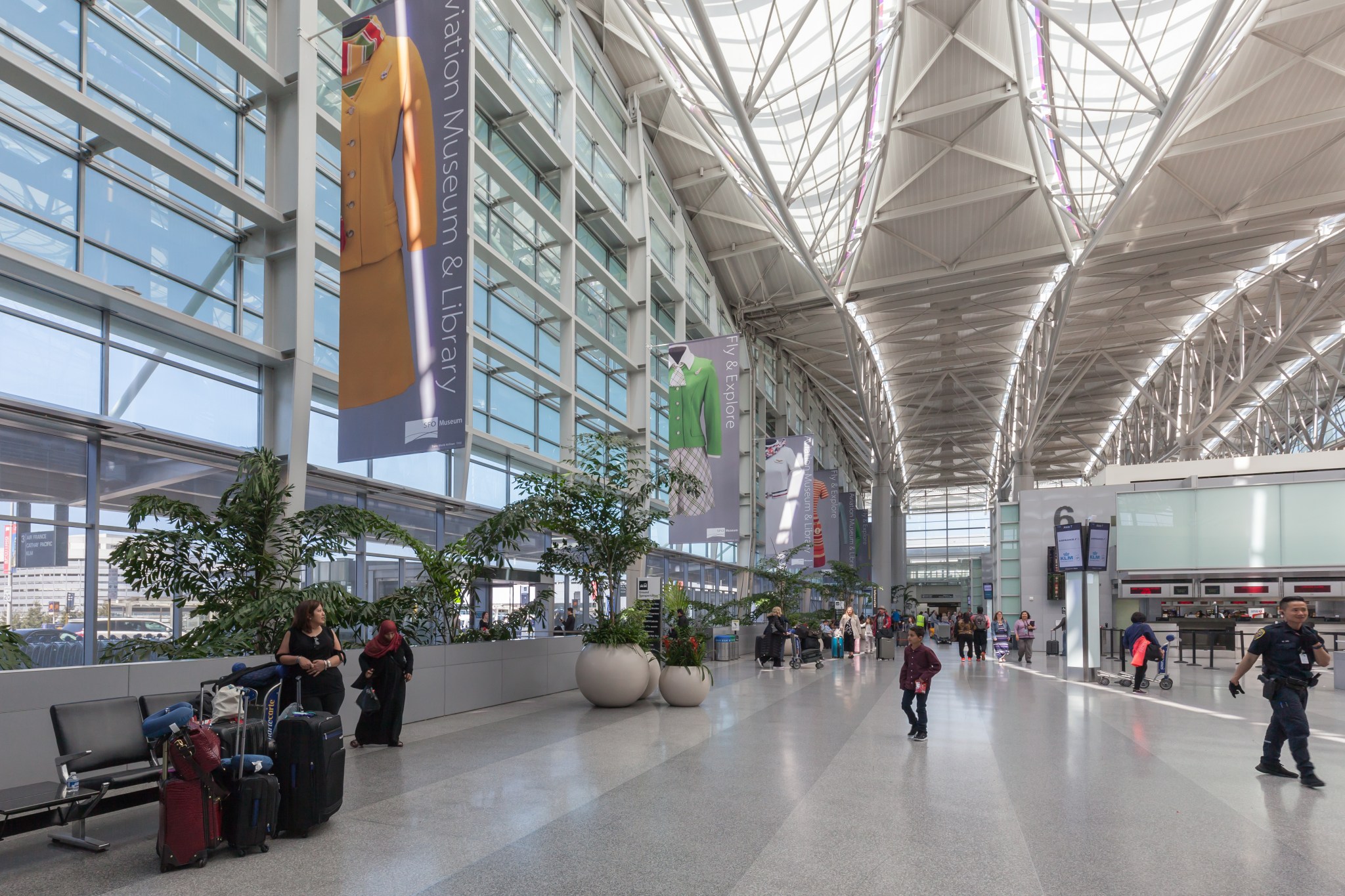 Fly Smart: 7 Best Airports in the US for Long Layovers | TravelAwaits