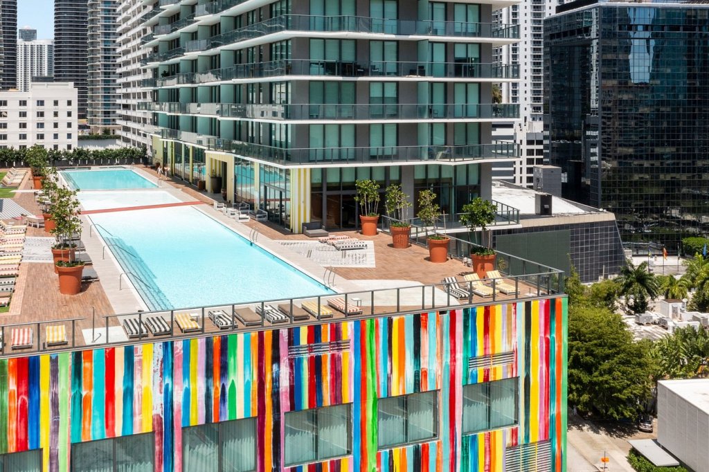 14 Dreamy Rooftop Pools in Florida (With Day Pass Entry!) | TravelAwaits