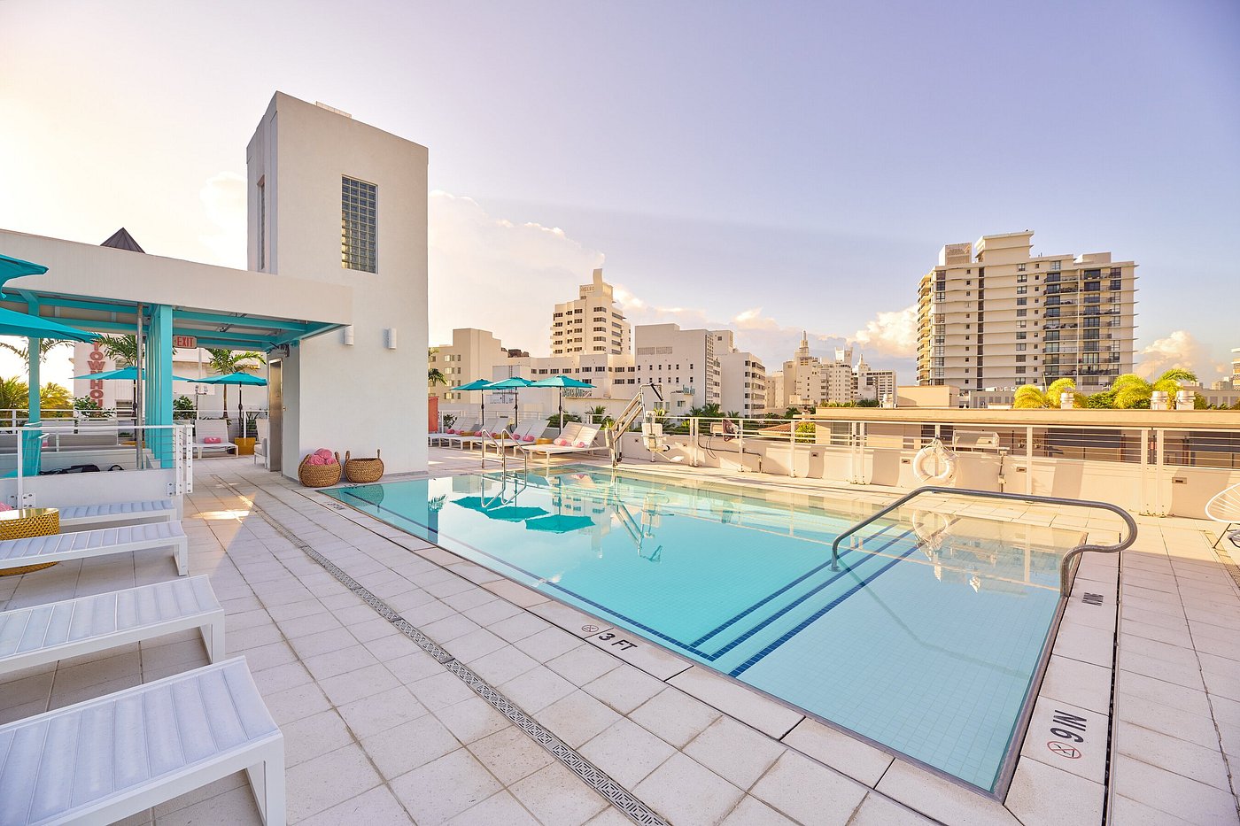 Curated visual reference: 14 Dreamy Rooftop Pools In Florida With Day Pass Entry Photo Inspiration