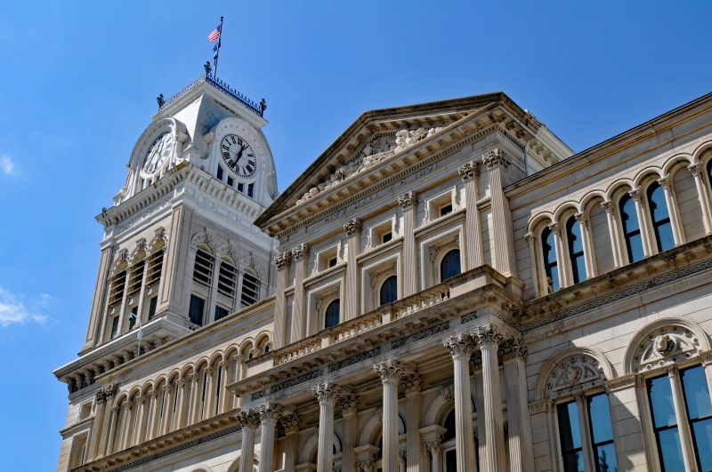 the-coolest-tours-in-louisville-kentucky-history-whiskey-horses