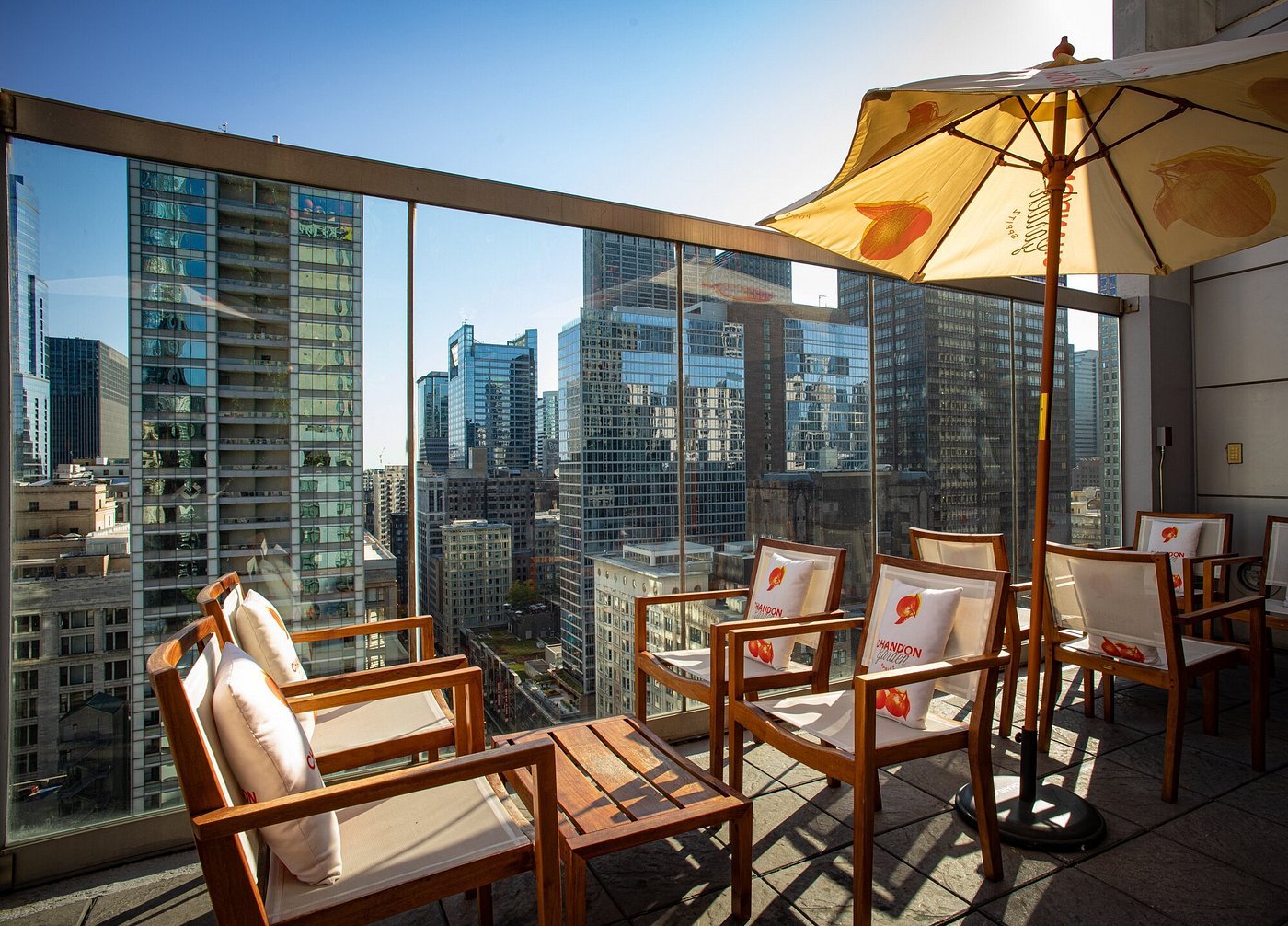 10 Tallest Rooftop Bars in Chicago | TravelAwaits
