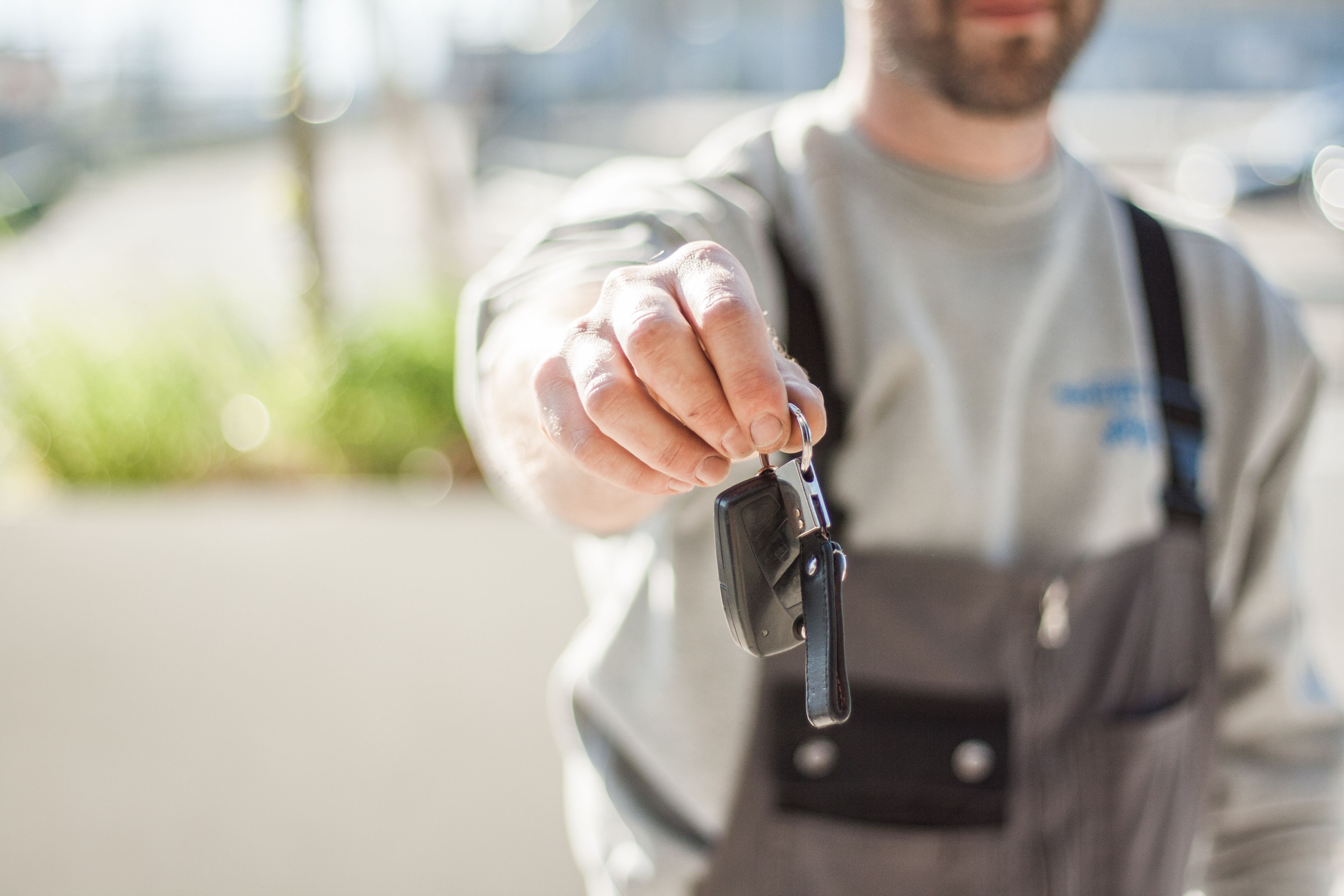 Avis First Rental Service Simplifies Car Rentals at 30+ Airports ...